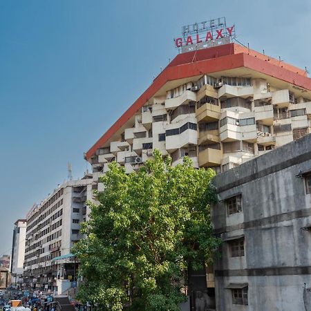 Hotel Galaxy Surat Exterior foto